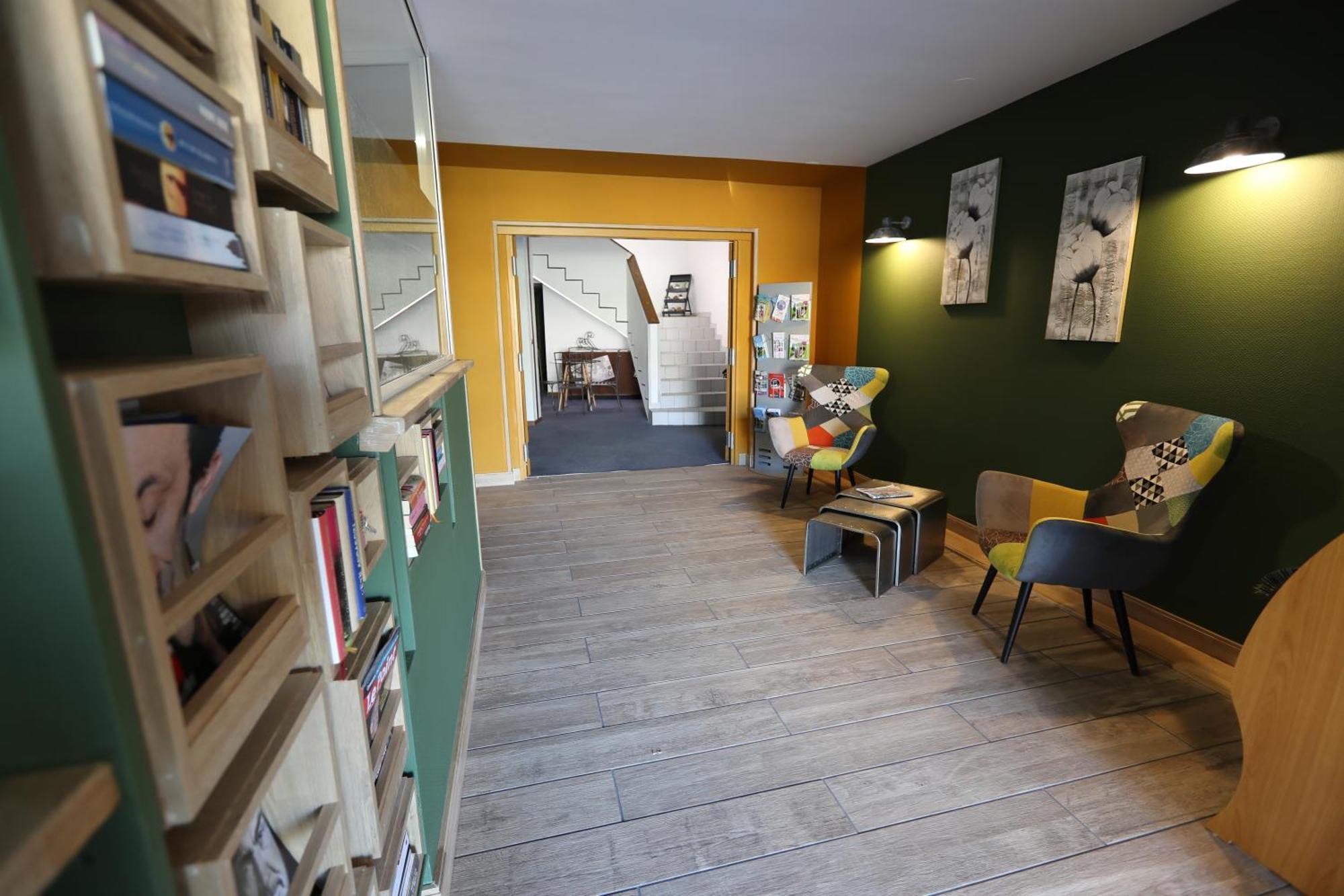 Hotel Restaurant Cirius Montrond les Bains Bagian luar foto