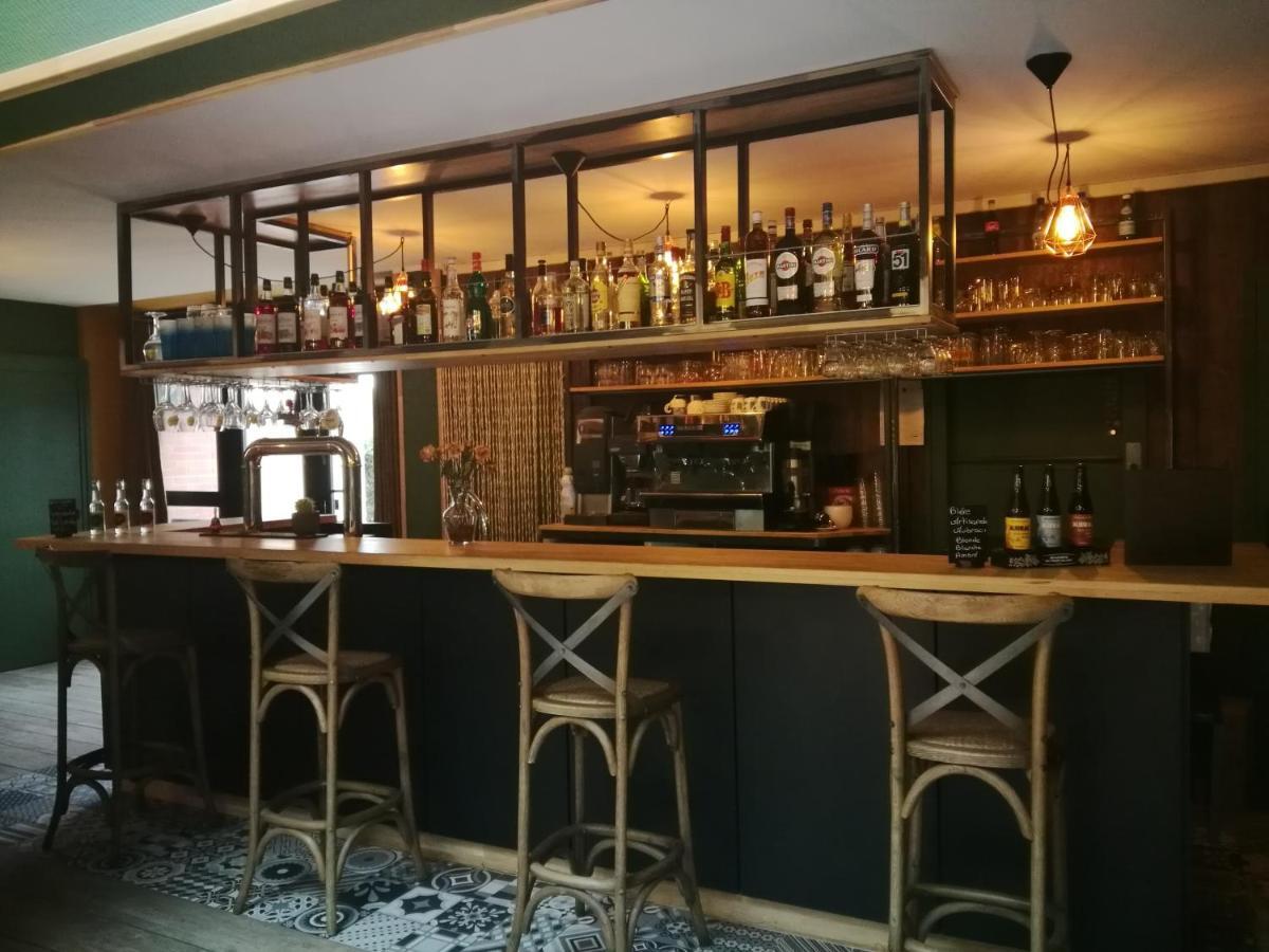 Hotel Restaurant Cirius Montrond les Bains Bagian luar foto