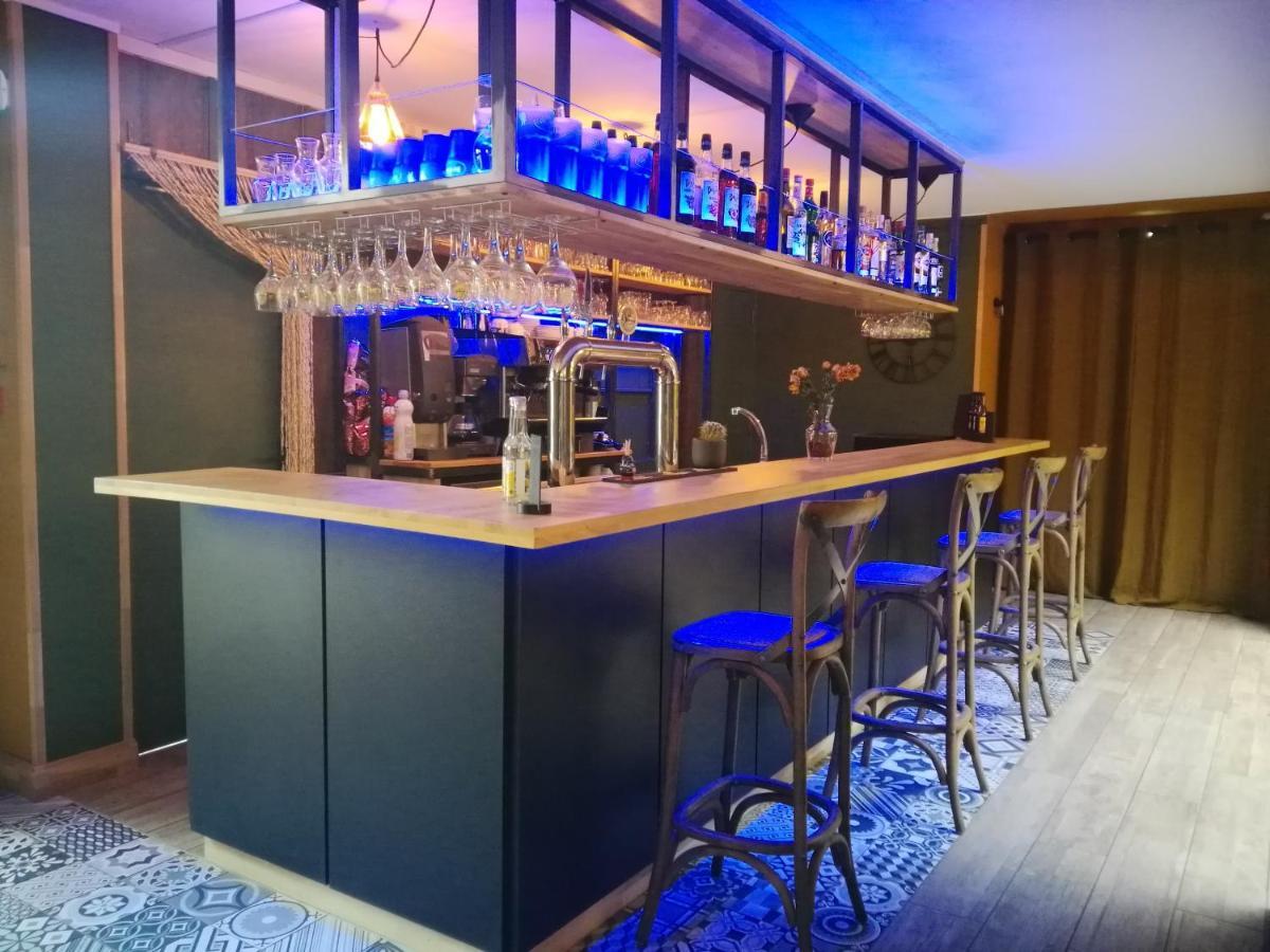 Hotel Restaurant Cirius Montrond les Bains Bagian luar foto