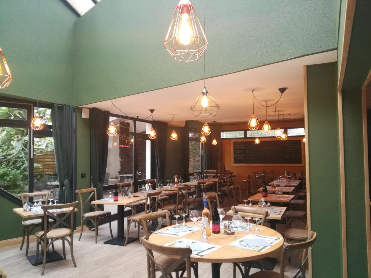 Hotel Restaurant Cirius Montrond les Bains Bagian luar foto